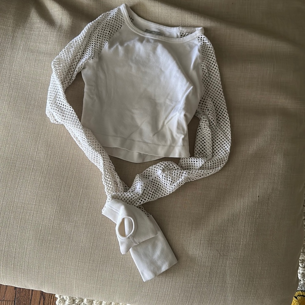 Mesh sleeve croptop